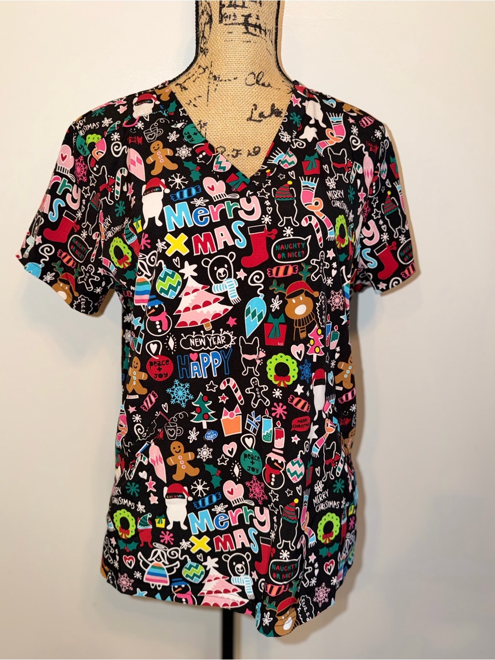 French Bull by Koi Christmas Scrub Top Women’s Medium Holiday Print
